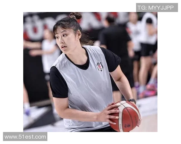 李月汝回应交易申请传闻或将被裁两大潜在新东家浮出水面